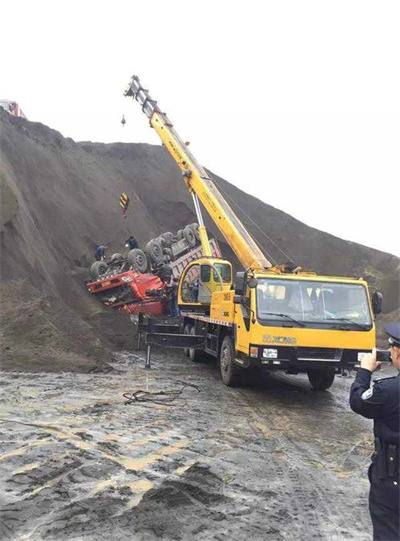 蒙自上犹道路救援